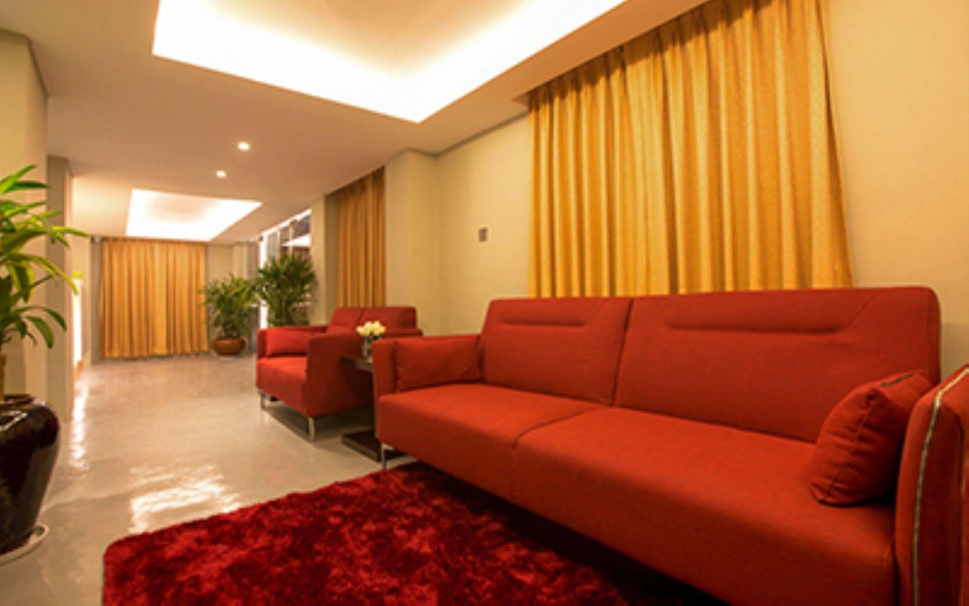 Shwe Pyi San Yar Hotel Yangon Extérieur photo